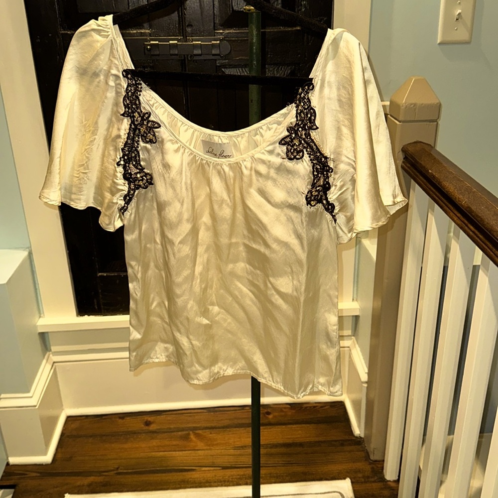 Beautiful off white silk shirt with black lacy embroidering